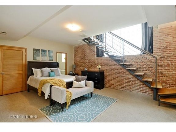 5th image of 1020 N Mozart St APT 4
