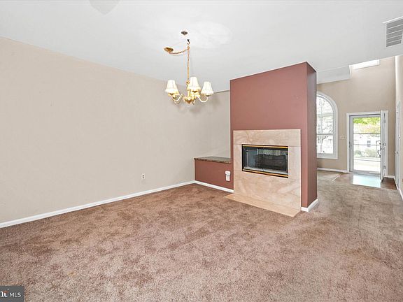 5th image of 37 Standiford Ct #158