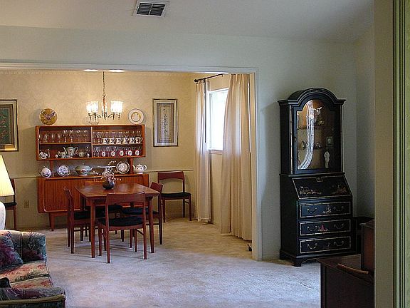 5th image of 9103 Sterlingame Dr