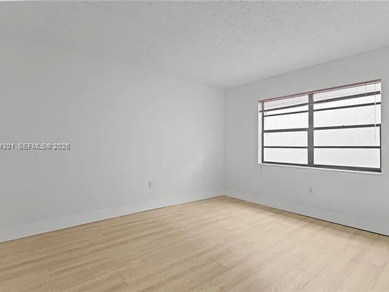 6745 NW 169th St #Townhouse G — Photo 12