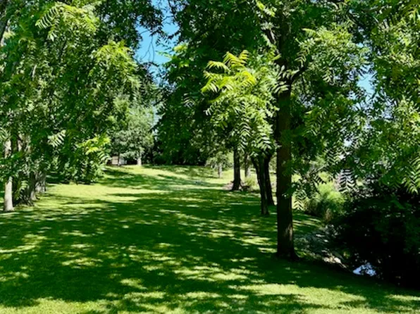 1410 E Choctaw Dr, London, OH 43140