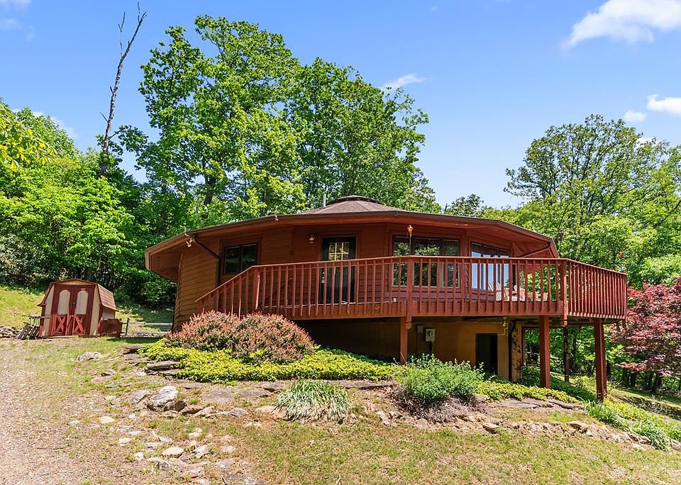1st image of 132 Chestnut Rdg