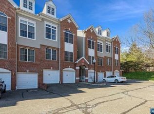 23 Rhodes Ct, Hawthorne, NJ 07506