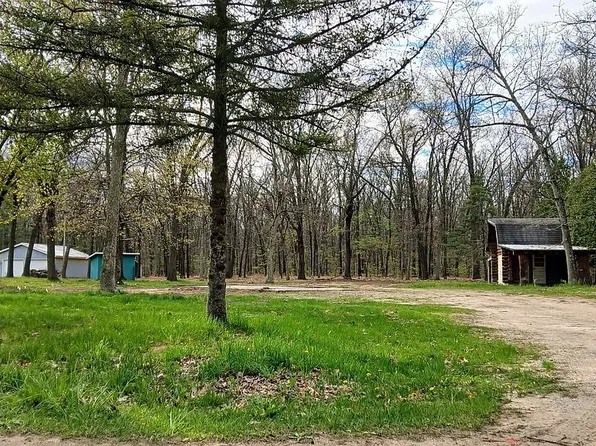 2649 E Fox Dr, Grant, MI 49327