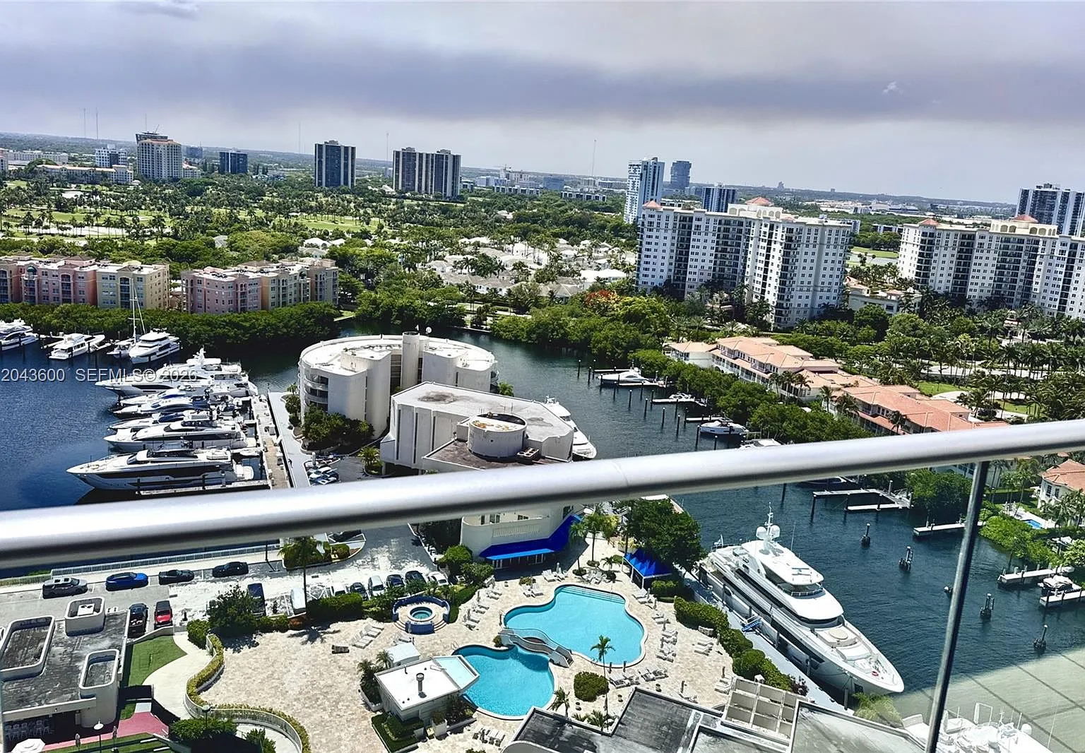 Turnberry Isle Condo — Photo 3