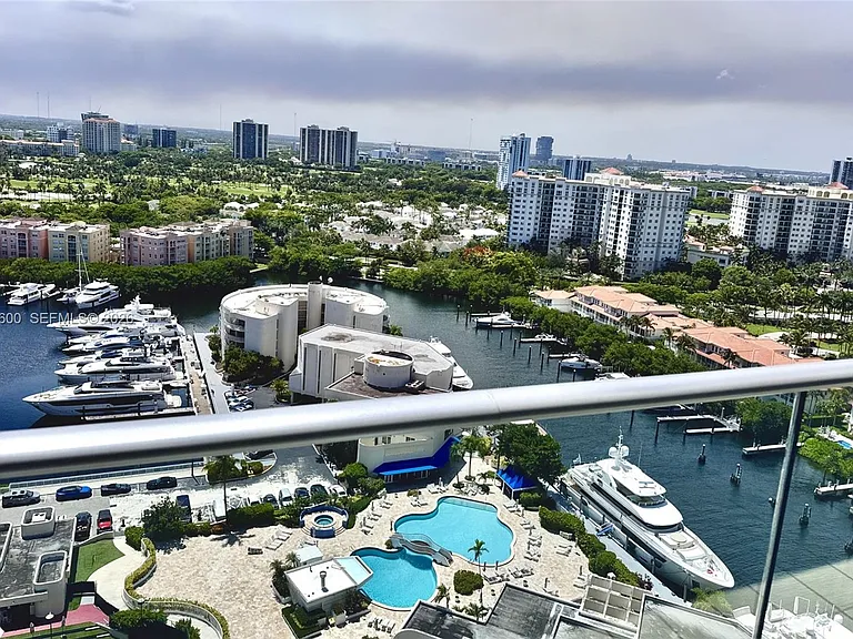 19707 Turnberry Way #23C — Photo 3