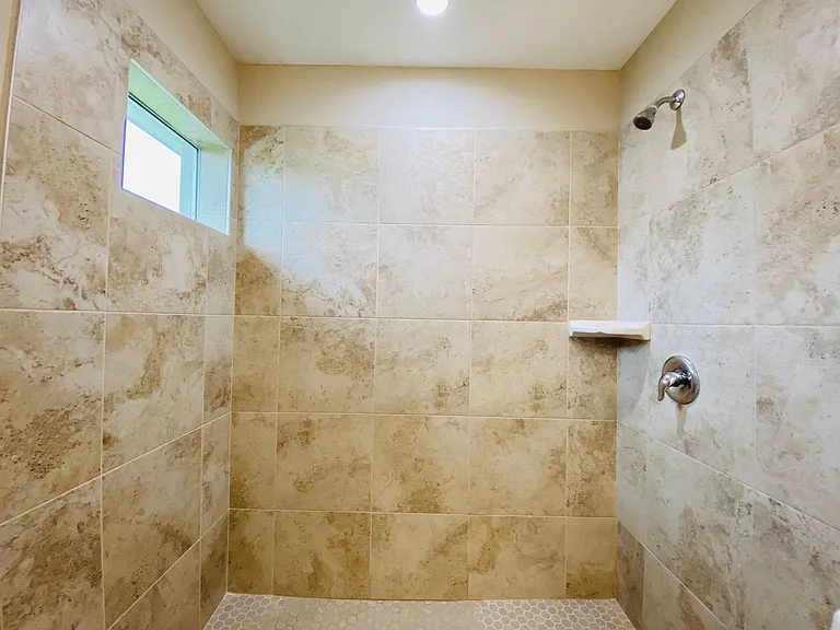 223 Hibiscus St — Photo 9