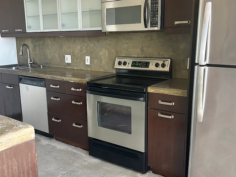 2404 Wilshire Blvd #10B — Photo 2