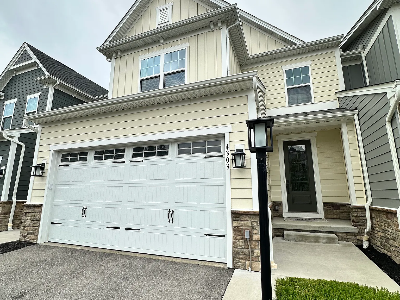 4 bed, 3.5 bath, 3034 sqft, $3,500 — Photo 1