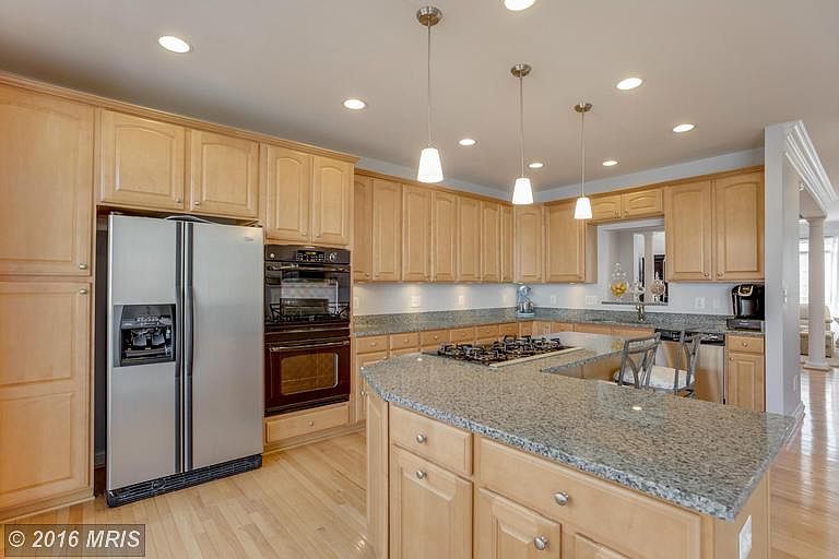 Kitchen with Large Island