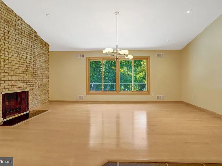 6030 Berwynd Rd — Photo 3