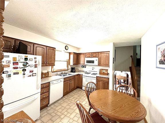 3rd image of 250 Corriedale Dr
