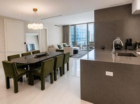 300 Biscayne Boulevard Way