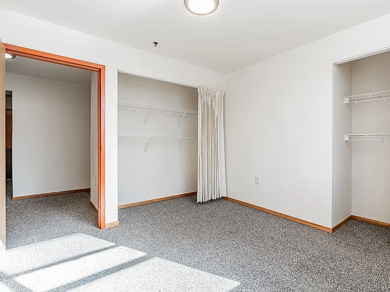 INCOME RESTRICTED Affordable Apartments in Hazelwood! — Photo 51