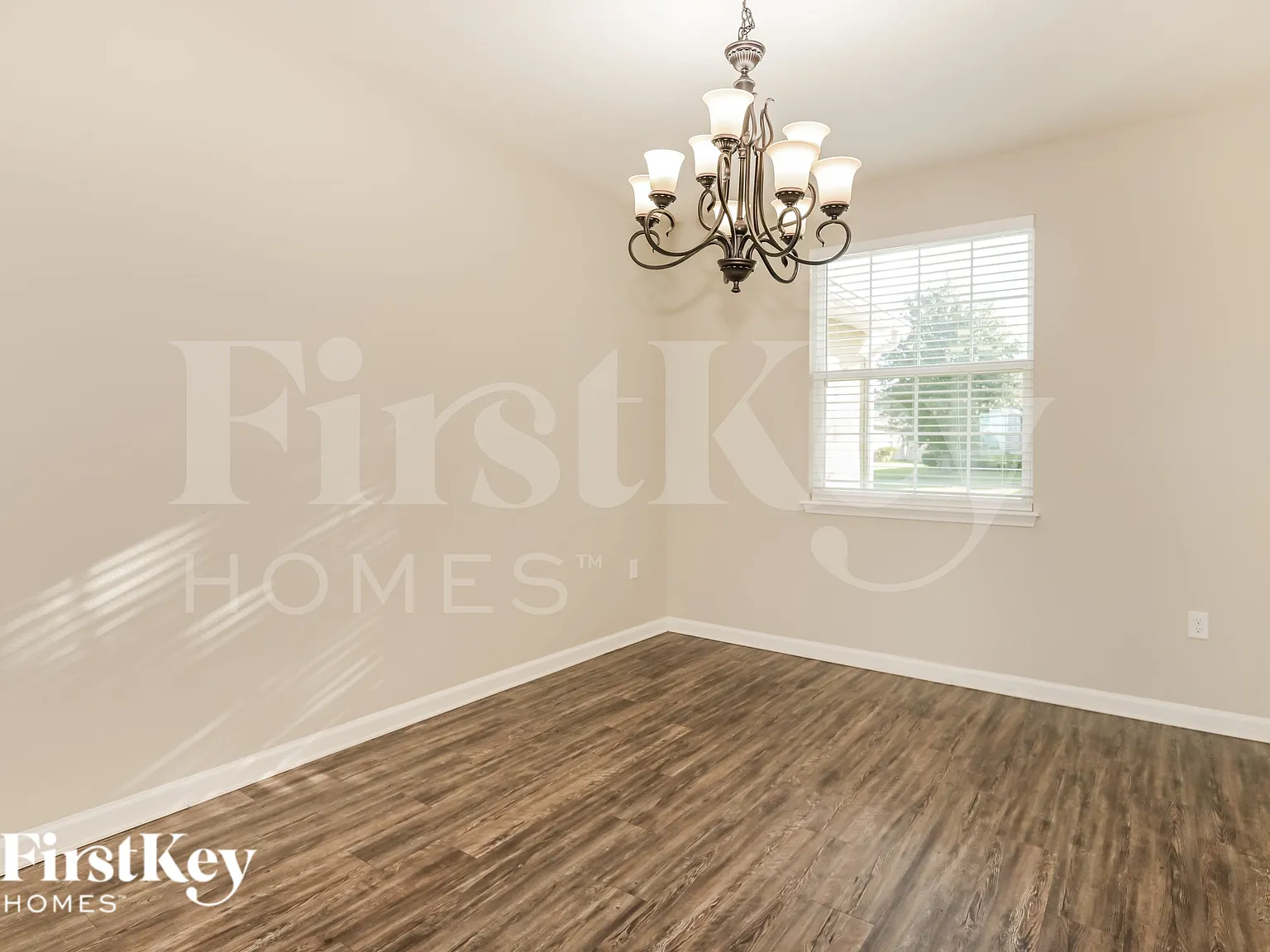 5 bed, 3.0 bath, 2343 sqft, $2,695 — Photo 4