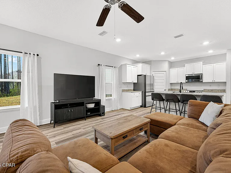 224 Butler Cv — Photo 16