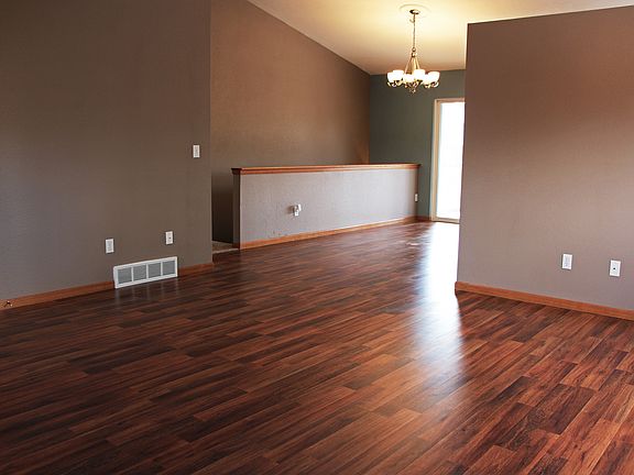 Family Room in to Dining 