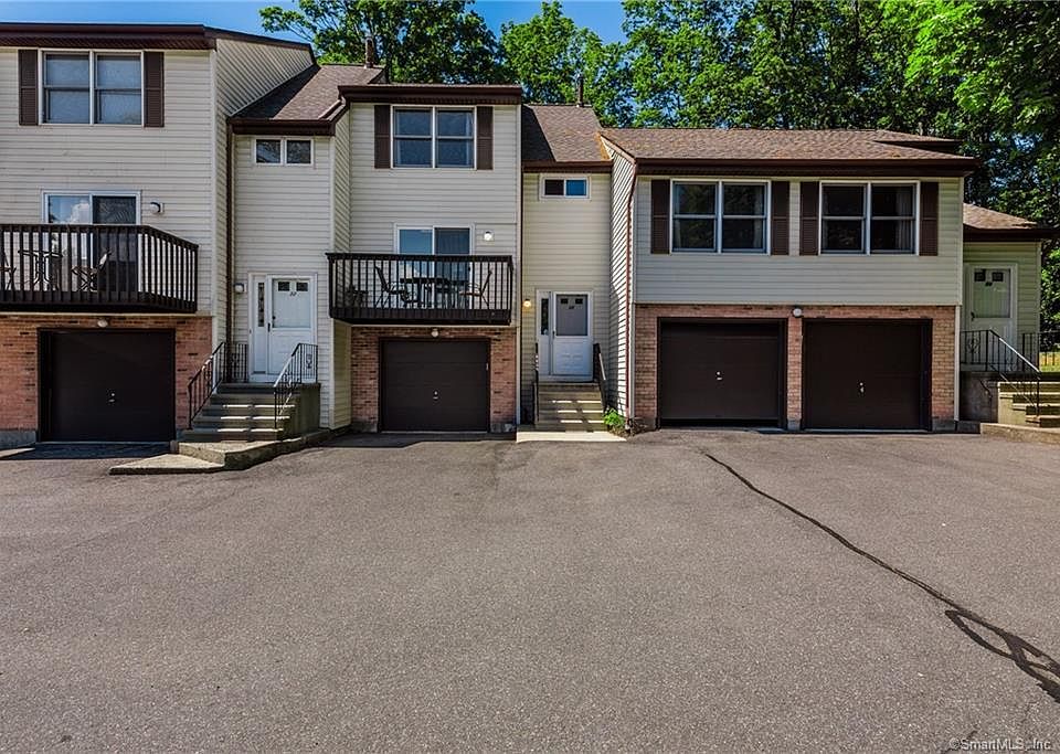 1st image of 3 Oak Forest Dr Unit 3