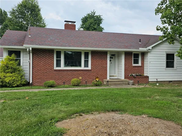 302 S Columbia St, Greenup, IL 62428