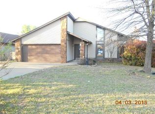 9325 E 93rd St, Tulsa, OK 74133