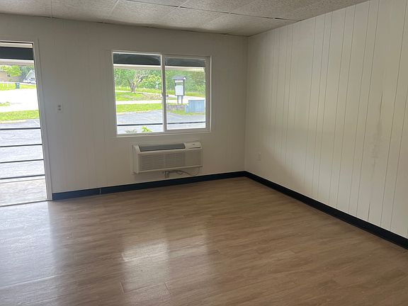 2nd image of 5 Woodsdale Dr #202