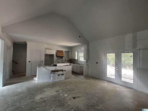 5th image of 521 13th St SW