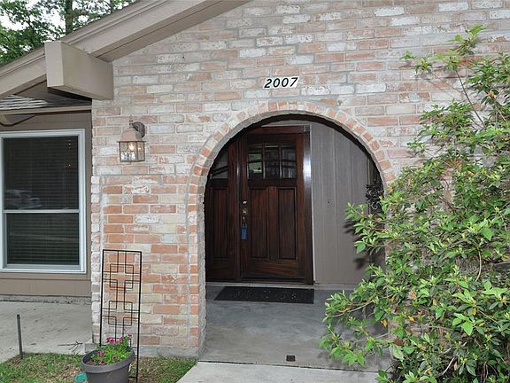 2nd image of 2007 Forest Manor Dr