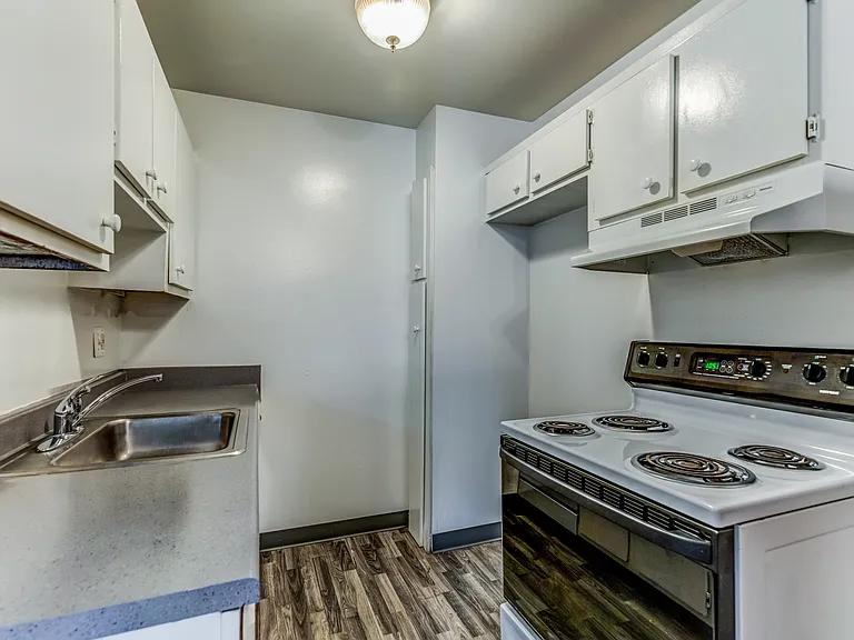 Sterling Troy Apartments — Photo 24