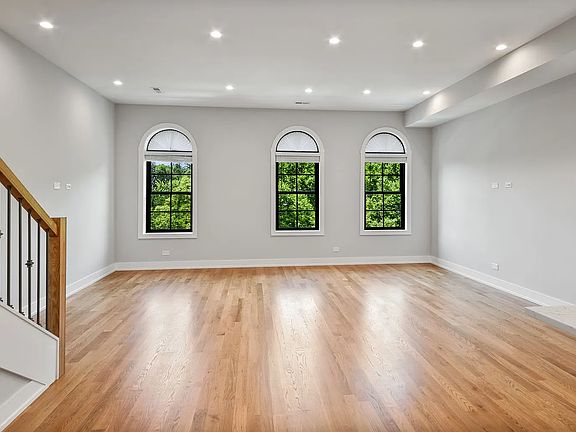 5th image of 1349 N Noble St #3