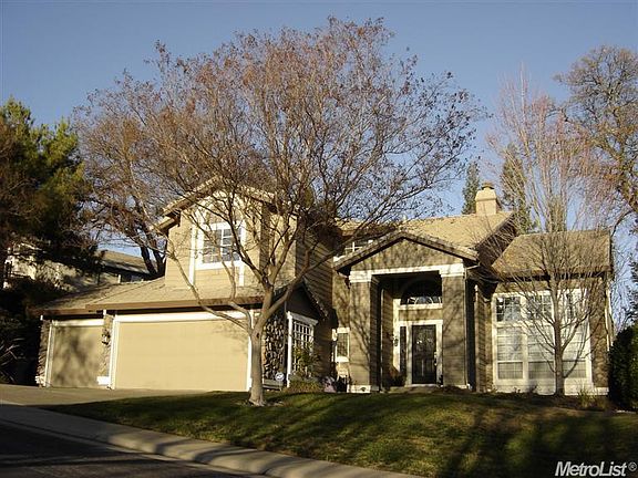 2nd image of 121 Burrill Dr