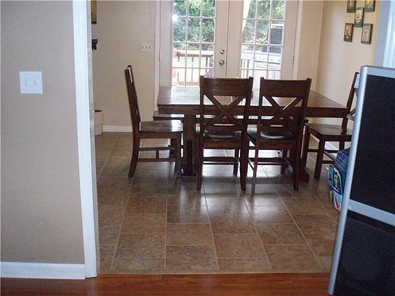 4th image of 9936 Roanoke Dr