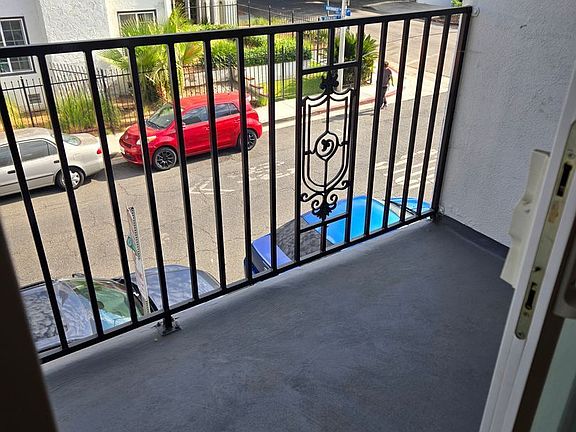 5th image of 8206 Romaine St APT 4