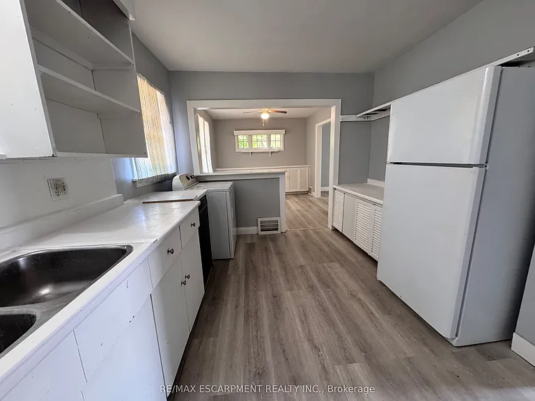 46 Plains Rd E #UPPER — Photo 8