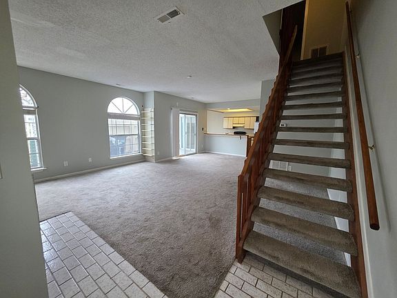 3rd image of 814 Gable Way