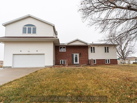 3rd image of 3454 Schroeder Ave