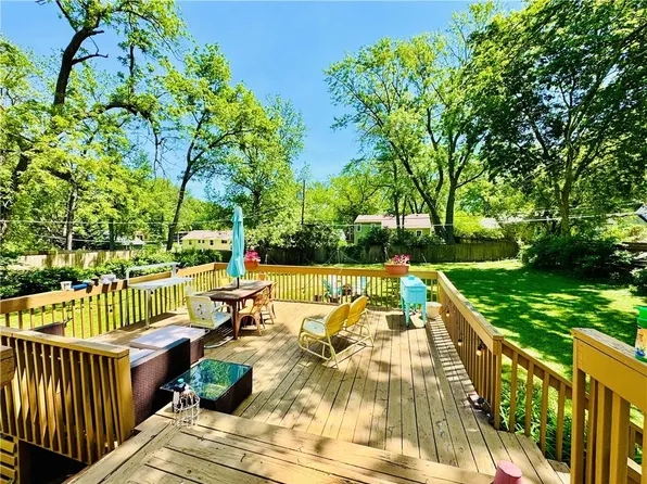 5405 Woodson St, Mission, KS 66202