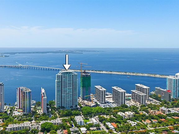 4th image of 1643 Brickell Ave Suite 702
