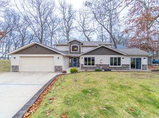 375 Lane 650b Snow Lk, Fremont, IN 46737