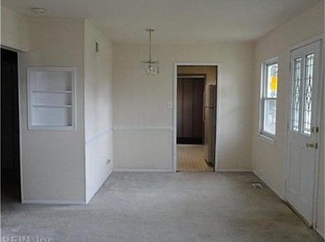 4th image of 5341 Silvey Dr