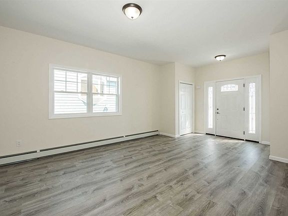 4th image of 840 Venetian Blvd