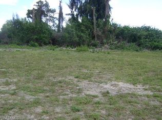 1052 Embers Pkwy W, Cape Coral, FL 33993