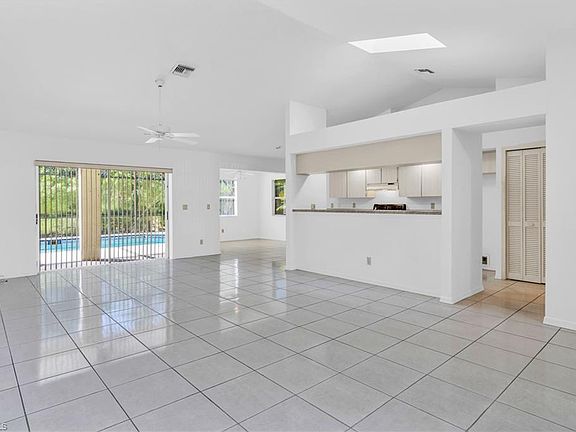 3rd image of 1214 Albemarle CIR