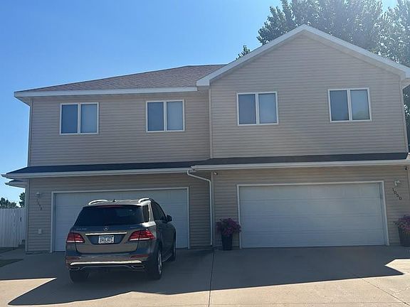 3rd image of 1058 Selkirk Cir