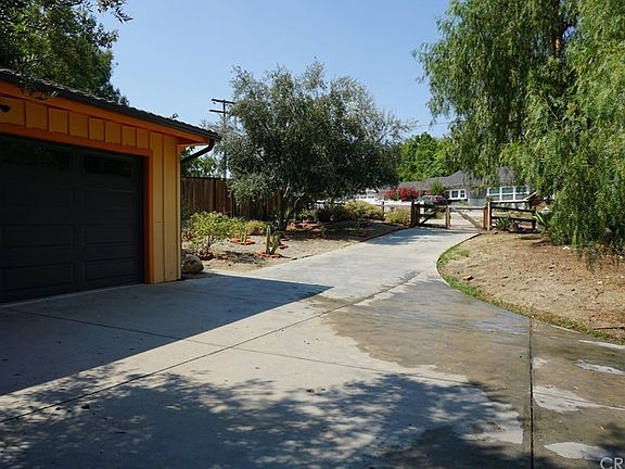 3rd image of 4734 Vista De Oro Ave
