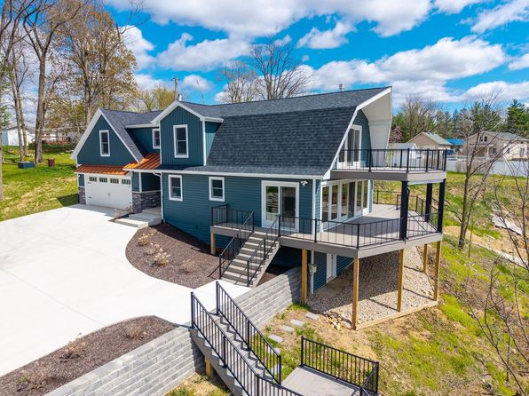 100 Lane 270a Crooked Lake, Angola, IN 46703