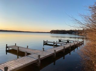 1807 Nagawicka Rd, Hartland, WI 53029