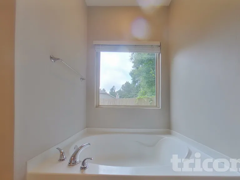 216 Stone Creek Ct — Photo 8