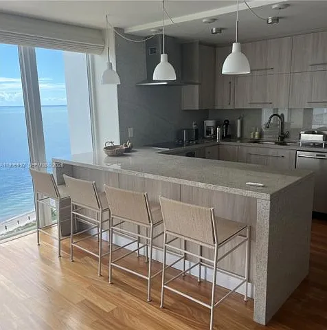 3 bed, 2.0 bath, $10,500 — Photo 2
