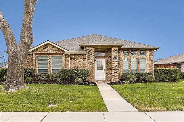 1st image of 985 Little Den Dr