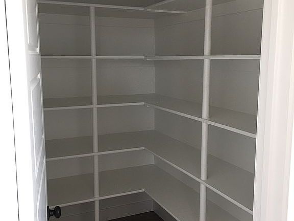 5th image of 477 N Kern Ave